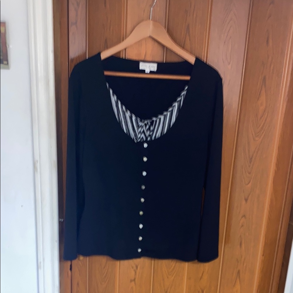 Chic Black Button-Up Blouse